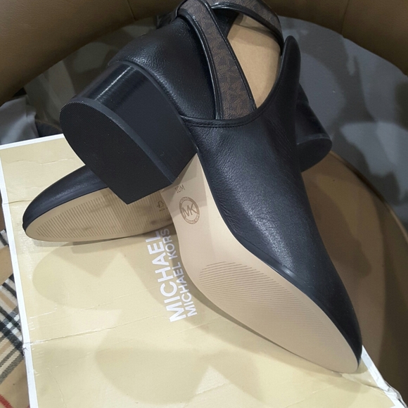 Michael kores Britton  bootie - Picture 4 of 9